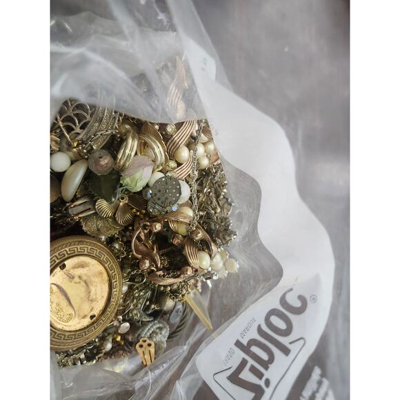 2lbs craft jewelry broken rhinestone lot - Picture 1 of 6